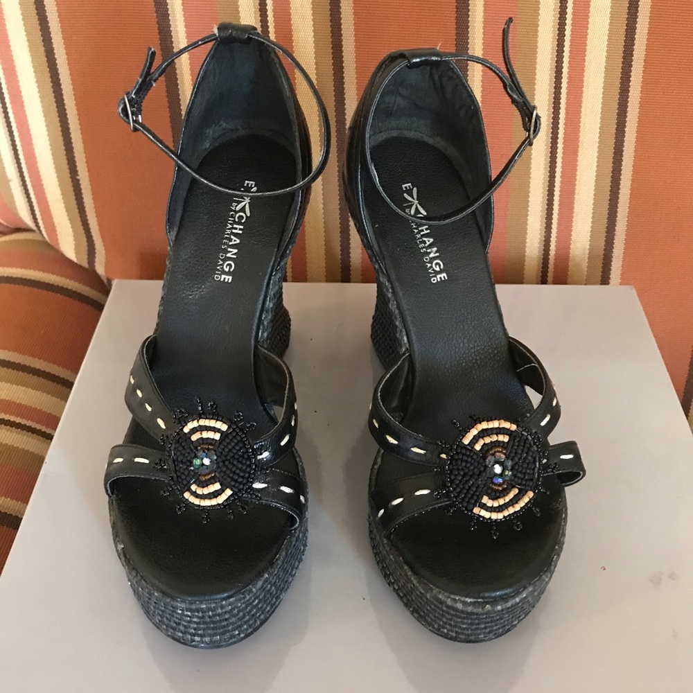 Black wedges
